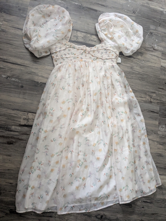 Worth Collective Dresses & Skirts - Women's Worth Collective Harlow Cream Floral Puff-Sleeve Smocked Bodice Dress